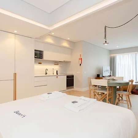 Liiiving In - Luxury Design M