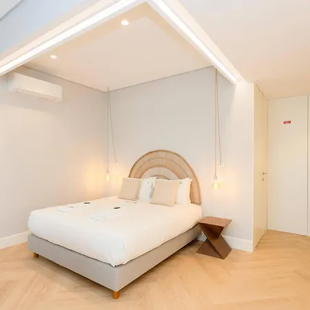 Liiiving In - Luxury Design M *