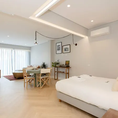 Liiiving In - Luxury Design M